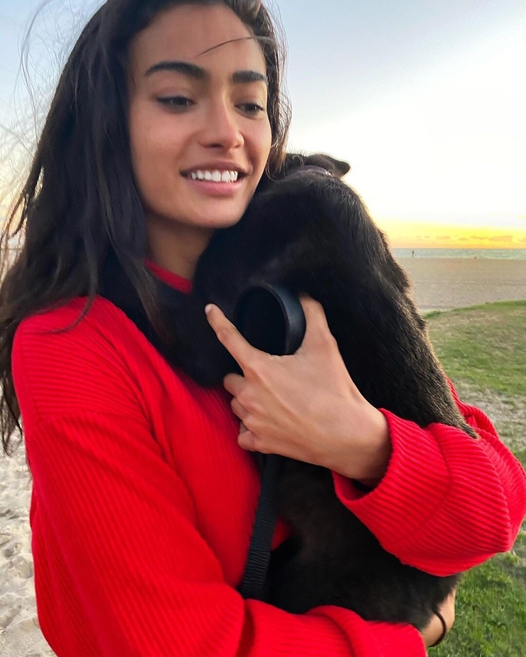 Kelly Gale Kelly Gale