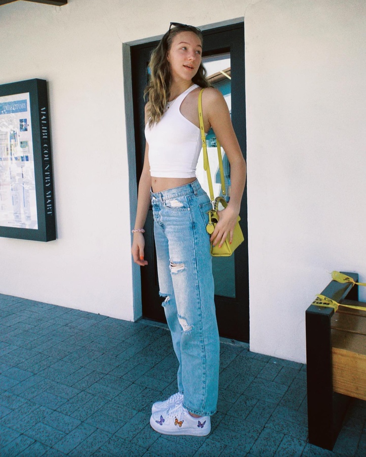 Ava Cota