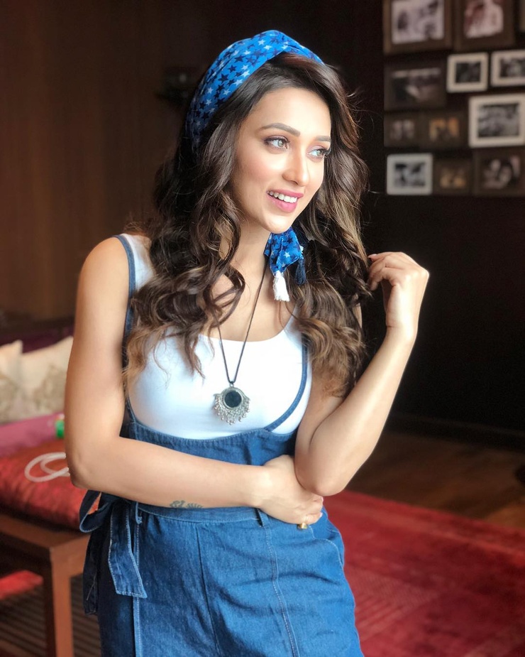 Mimi Chakraborty