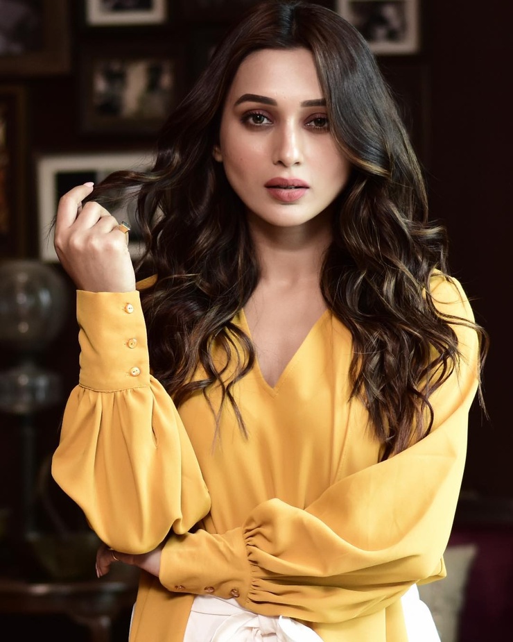 Mimi Chakraborty