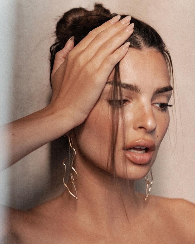 Emily Ratajkowski