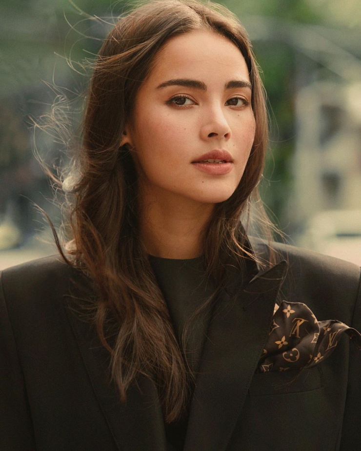 Urassaya Sperbund