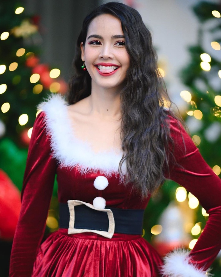 Urassaya Sperbund Urassaya Sperbund