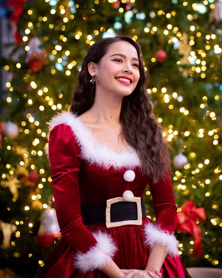 Urassaya Sperbund Urassaya Sperbund