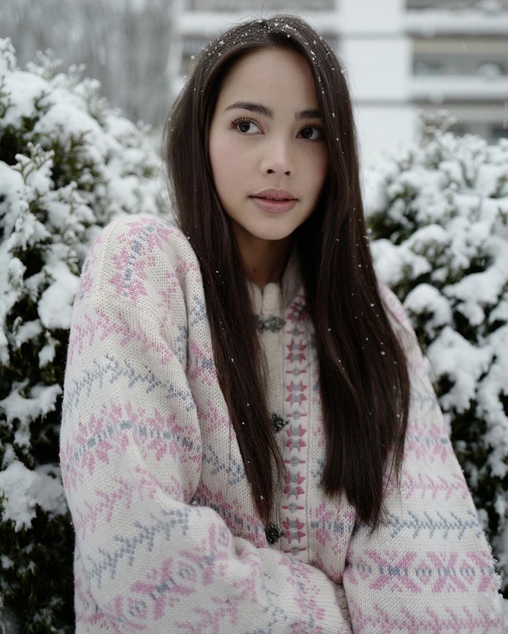 Urassaya Sperbund Urassaya Sperbund