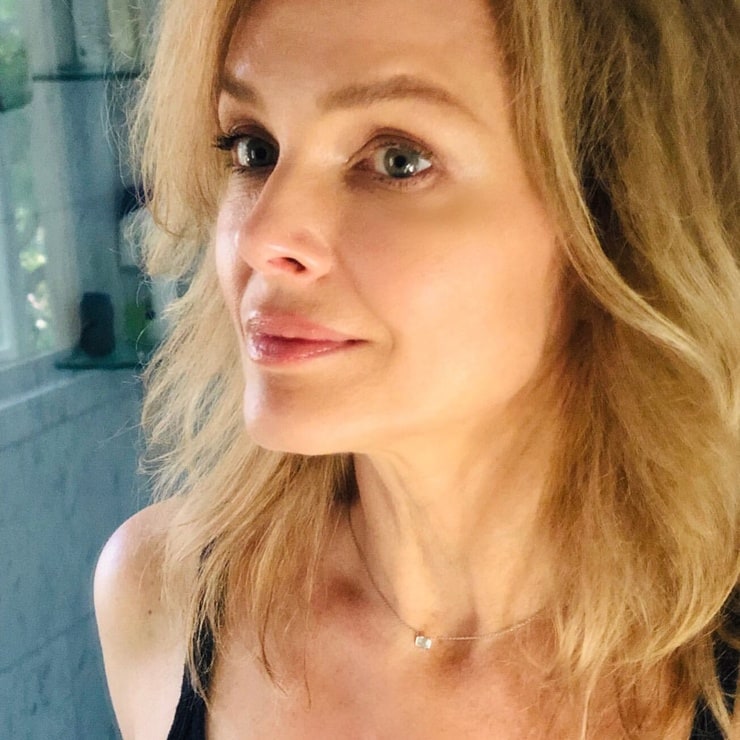 Dina Meyer