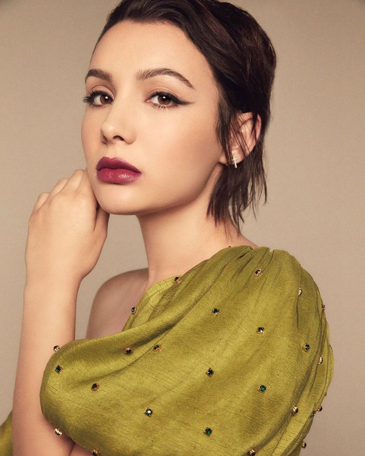 Hannah Marks Hannah Marks