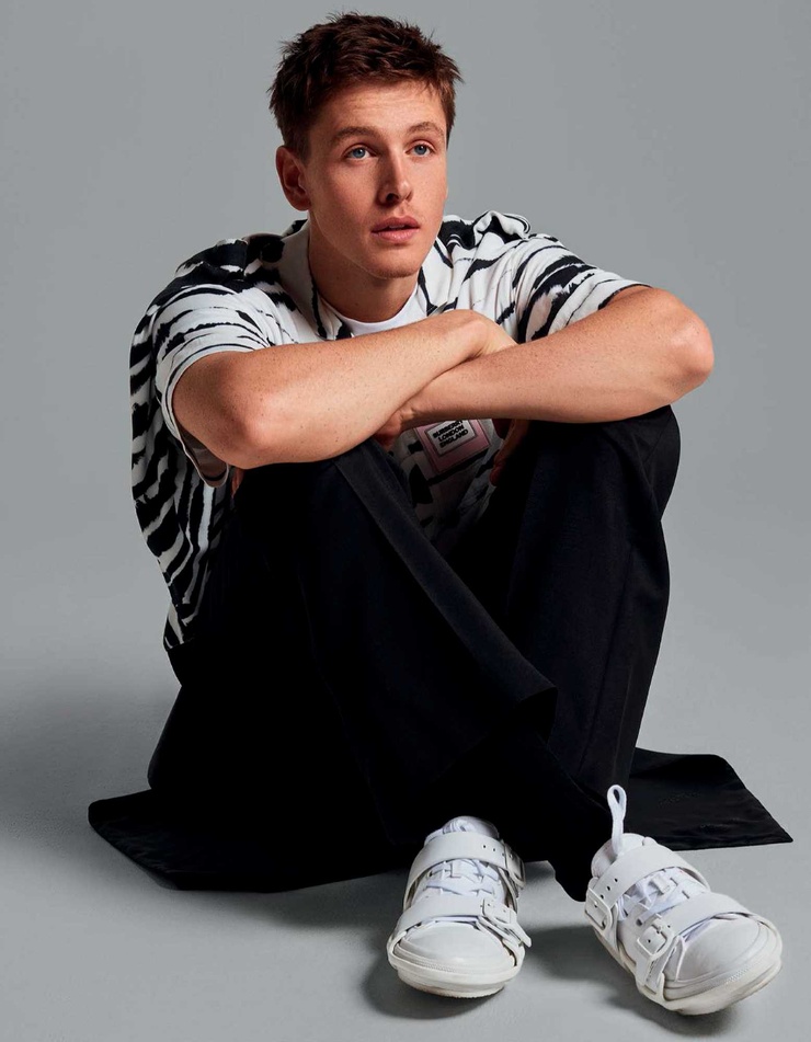 Harris Dickinson