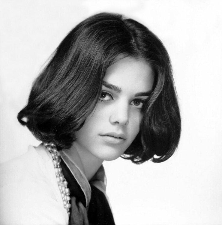 Tina Aumont