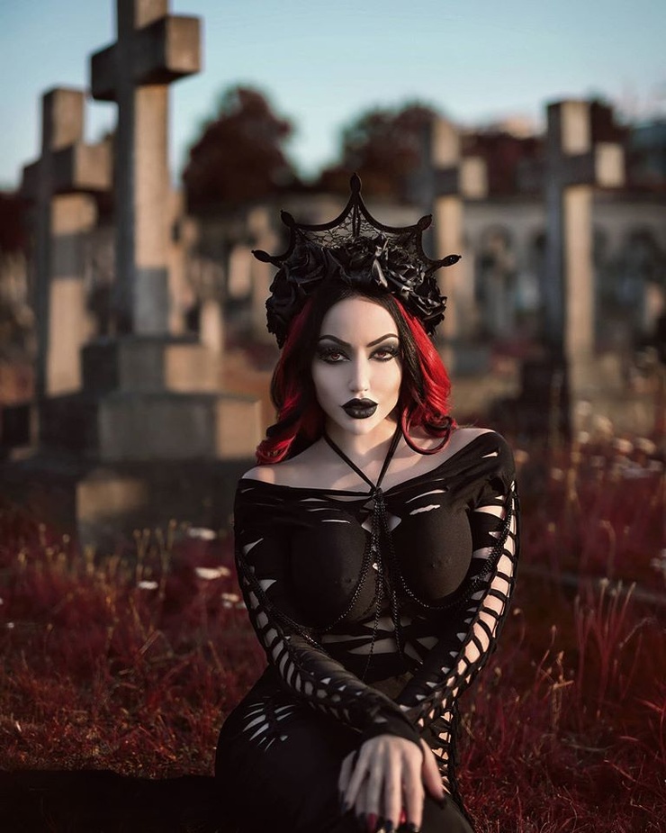 Dani Divine