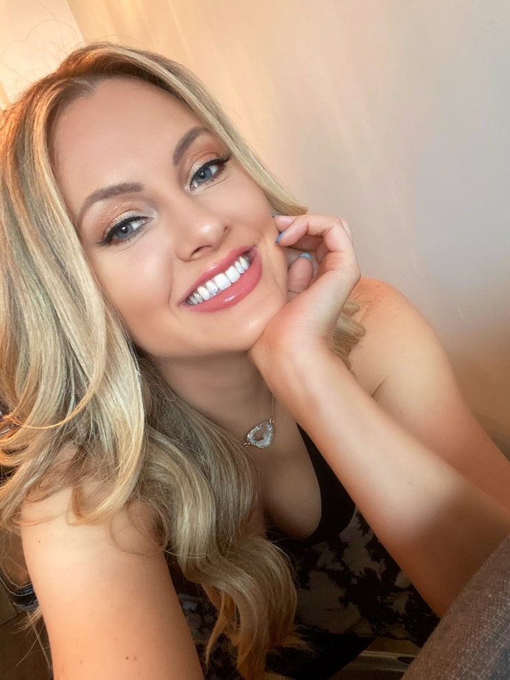 Nicole Arbour