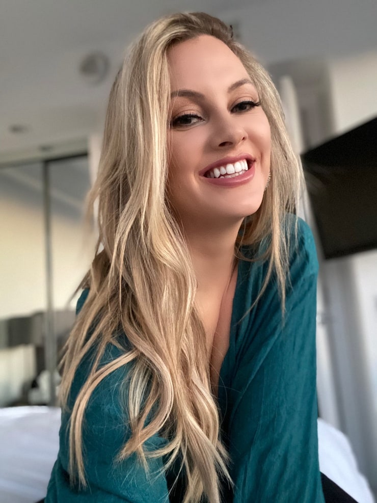 Nicole Arbour