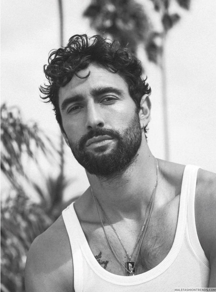 Noah Mills