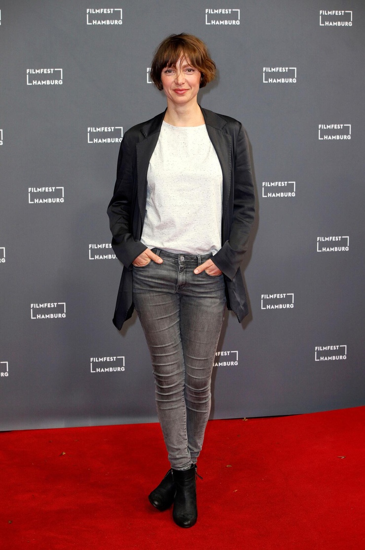 Julia Koschitz Julia Koschitz