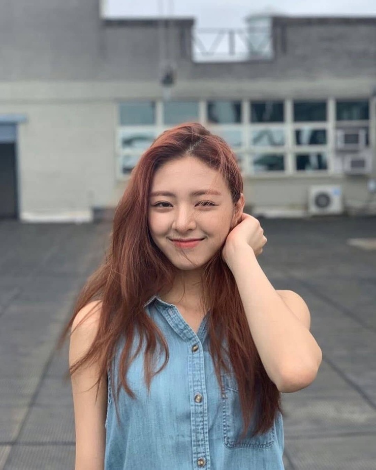 Yuna (ITZY) Yuna (ITZY)