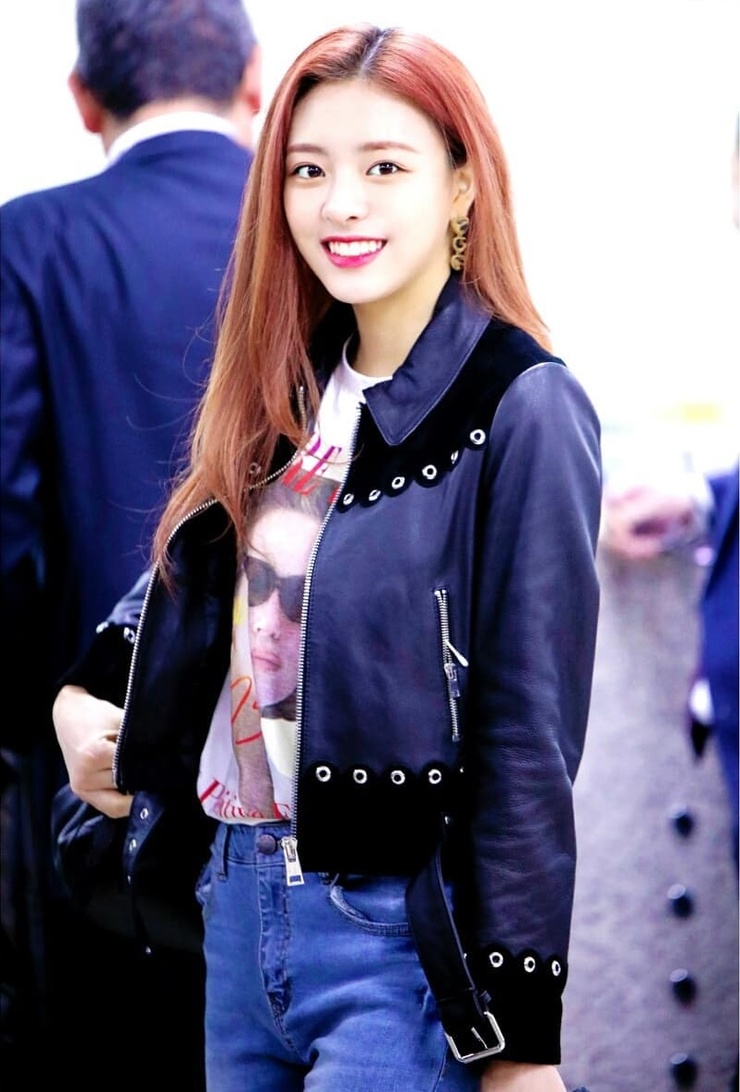 Yuna (ITZY) Yuna (ITZY)