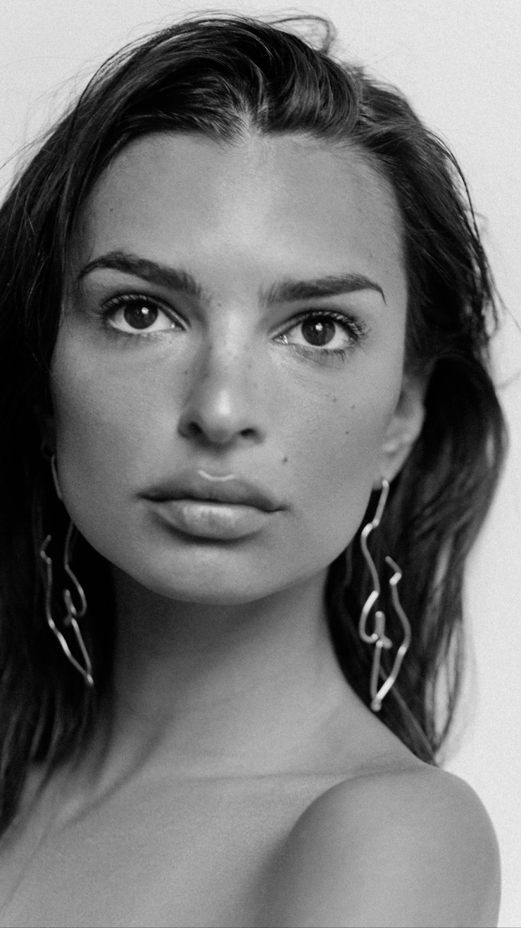 Emily Ratajkowski