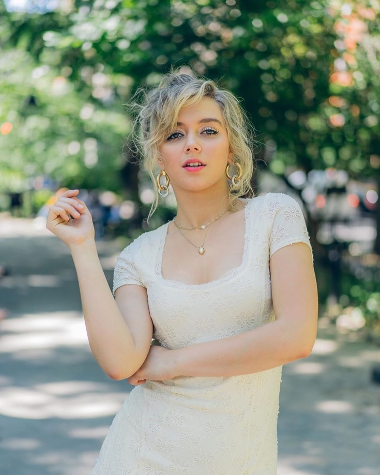 Elizabeth Wheeland Elizabeth Wheeland