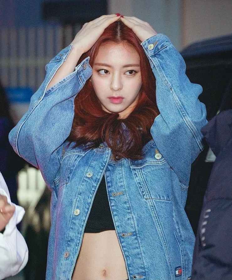 Yuna (ITZY) Yuna (ITZY)