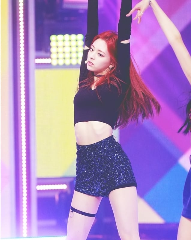Yuna (ITZY) Yuna (ITZY)