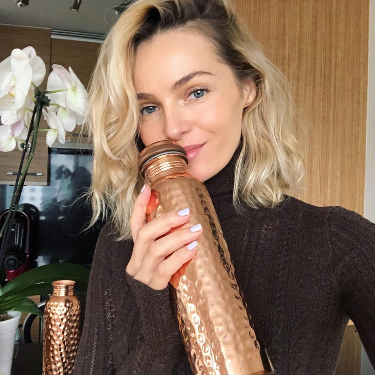Valentina Zelyaeva Valentina Zelyaeva