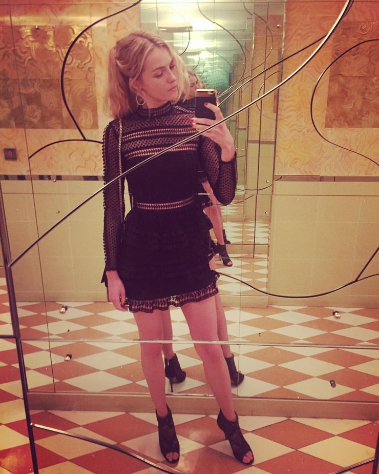 Valentina Zelyaeva Valentina Zelyaeva