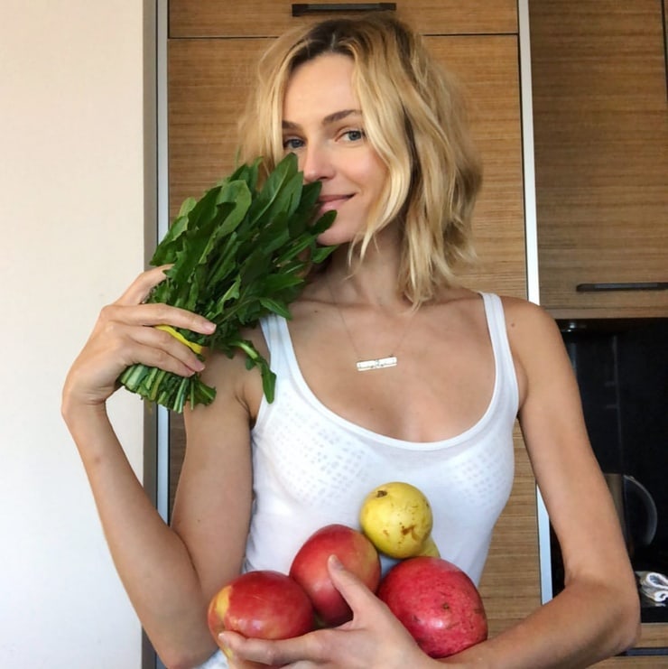 Valentina Zelyaeva Valentina Zelyaeva