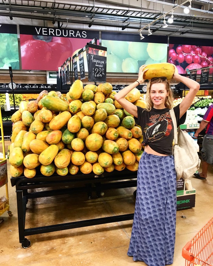 Valentina Zelyaeva Valentina Zelyaeva