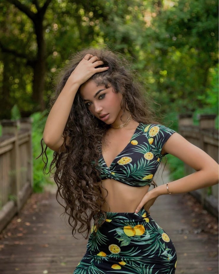 Farah Diva Abad Farah Diva Abad