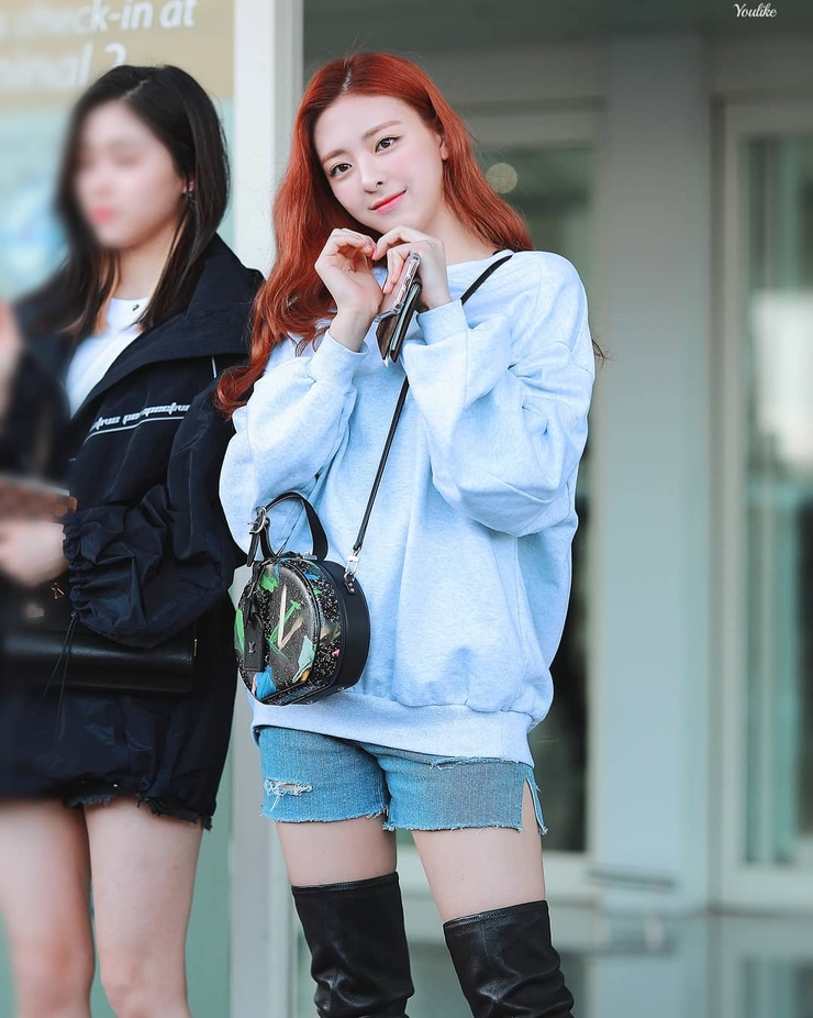 Yuna (ITZY) Yuna (ITZY)