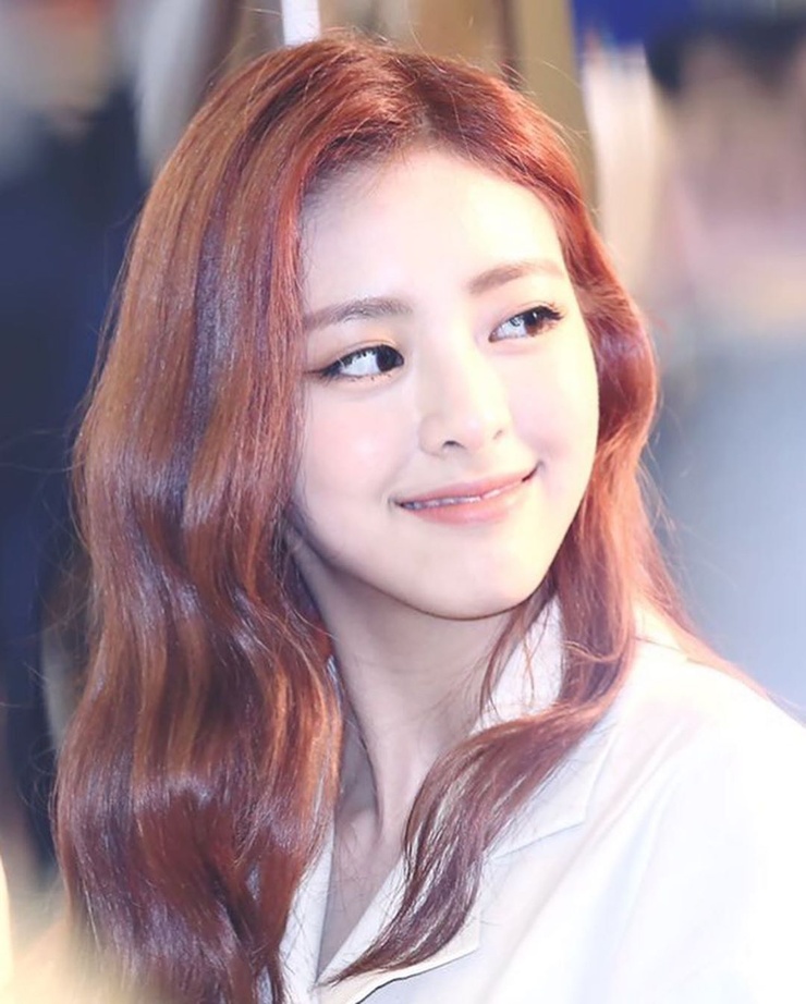 Yuna (ITZY) Yuna (ITZY)