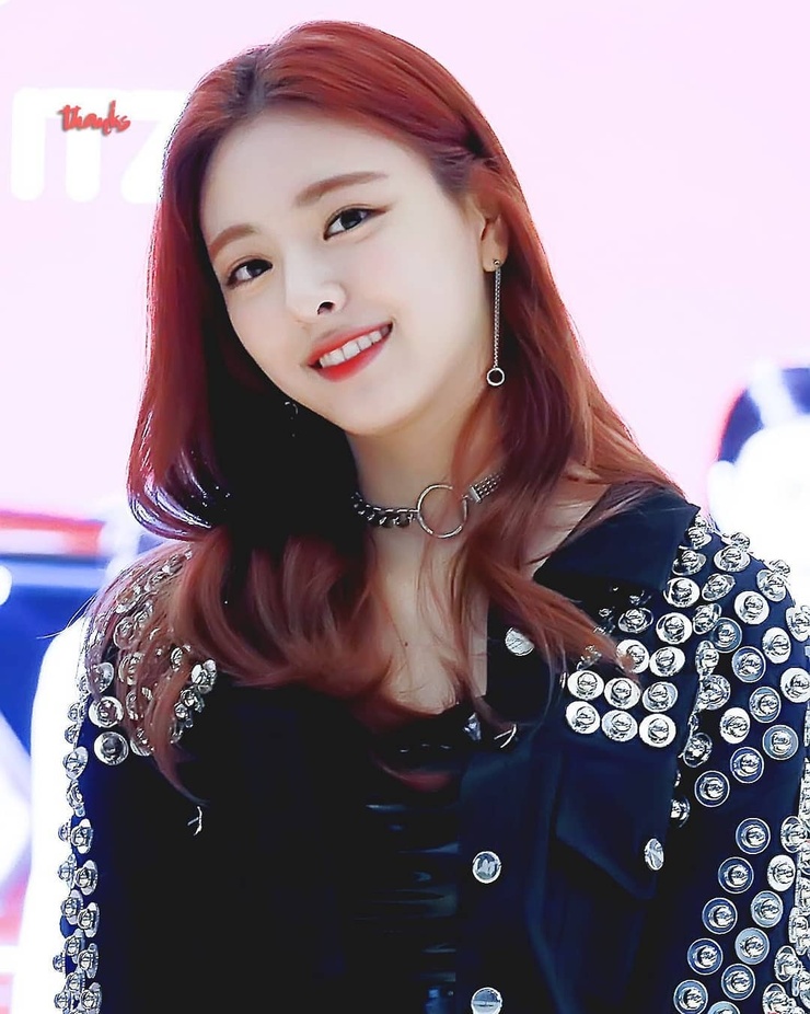 Yuna (ITZY) Yuna (ITZY)