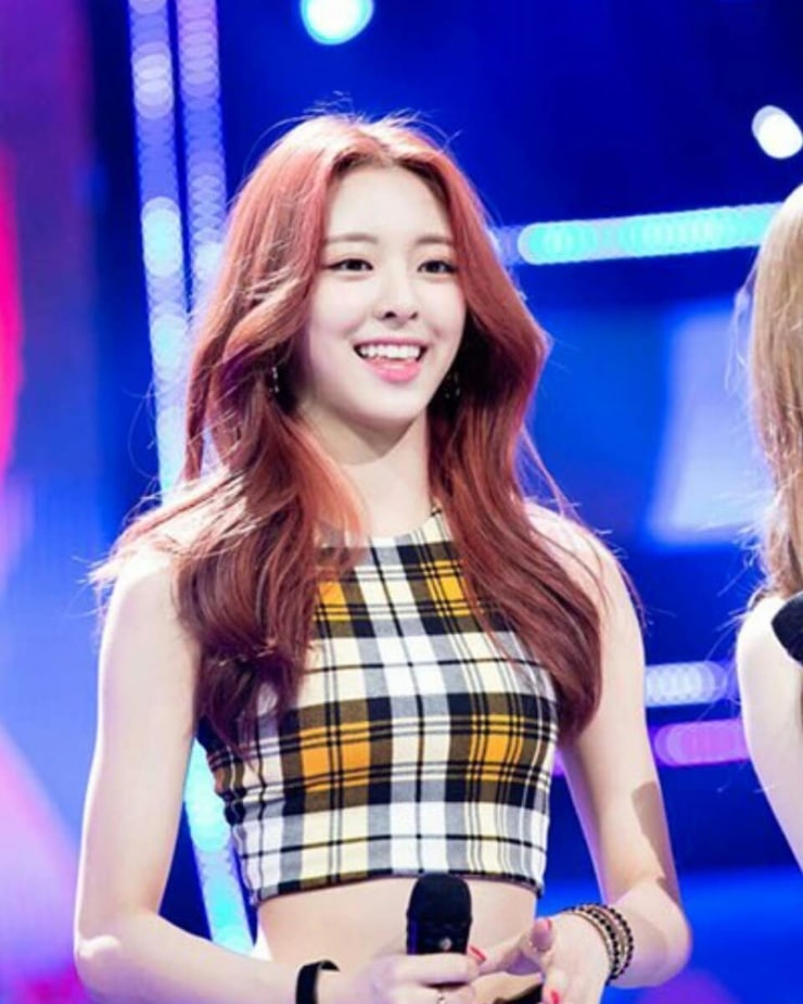 Yuna (ITZY) Yuna (ITZY)