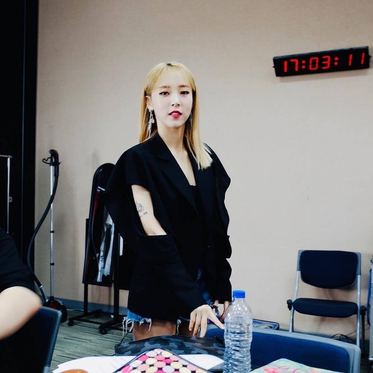 Moon Byul Yi