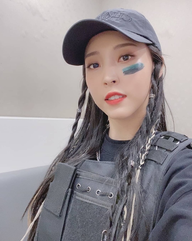 Moon Byul Yi