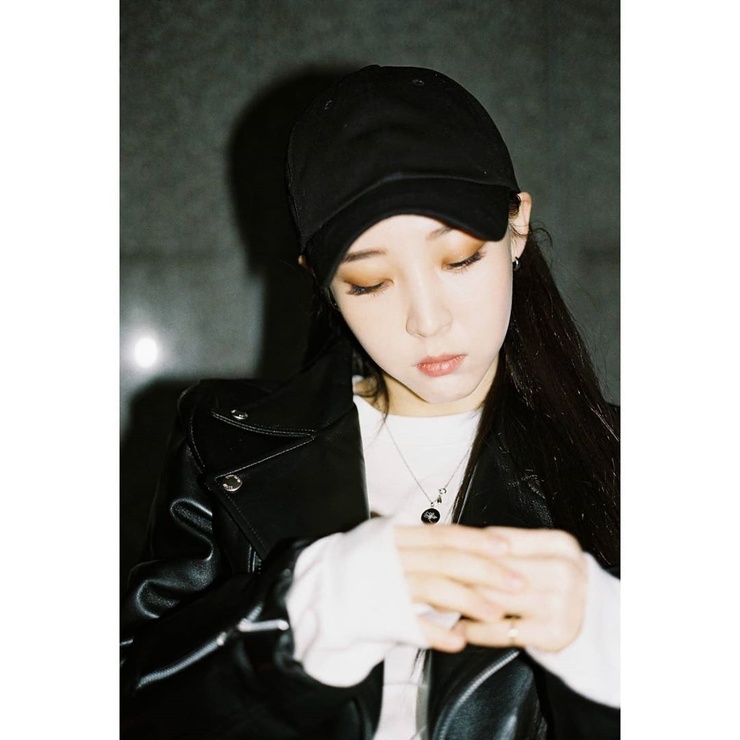 Moon Byul Yi