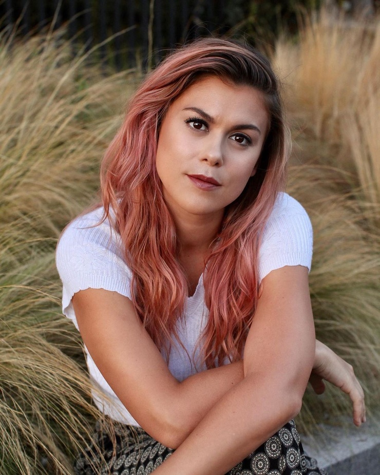 Picture of Lindsey Shaw