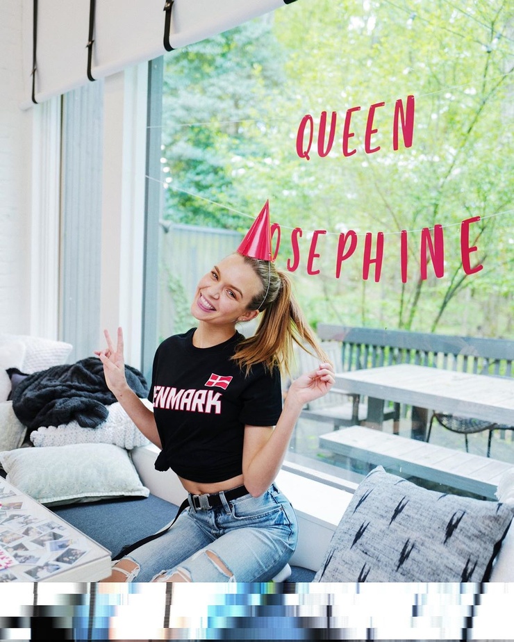 Josephine Skriver Josephine Skriver