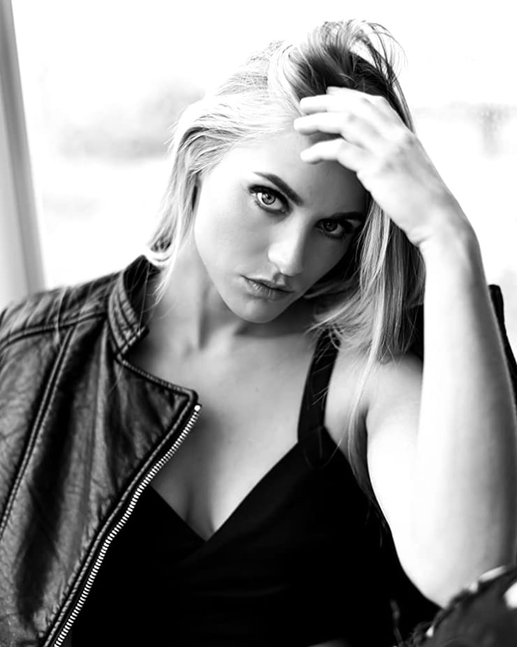Jessica Sipos Jessica Sipos