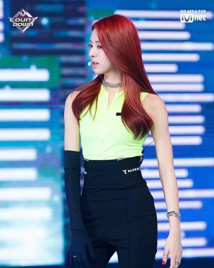 Yuna (ITZY) Yuna (ITZY)