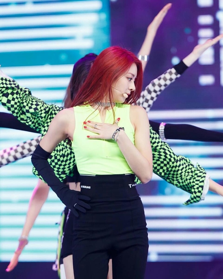 Yuna (ITZY) Yuna (ITZY)