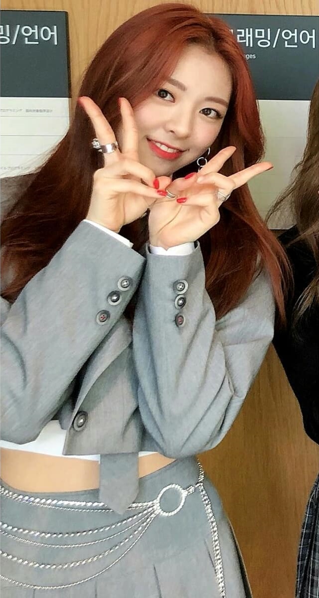 Yuna (ITZY) Yuna (ITZY)