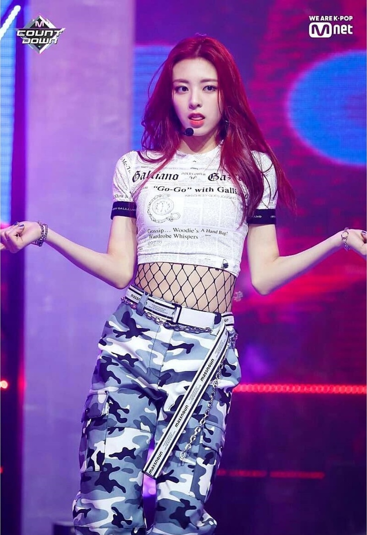 Yuna (ITZY) Yuna (ITZY)