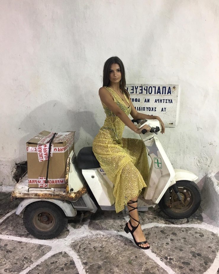 Emily Ratajkowski