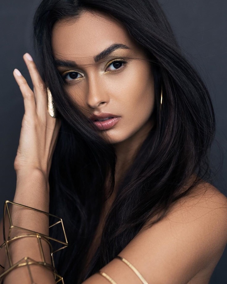 Gizele Oliveira Gizele Oliveira