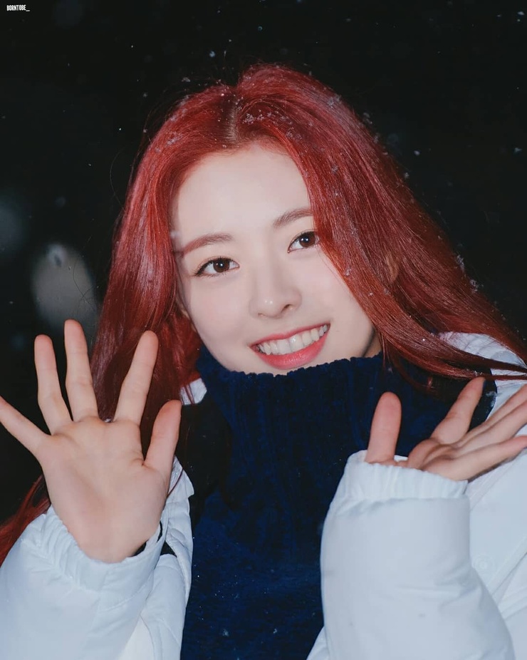 Yuna (ITZY) Yuna (ITZY)
