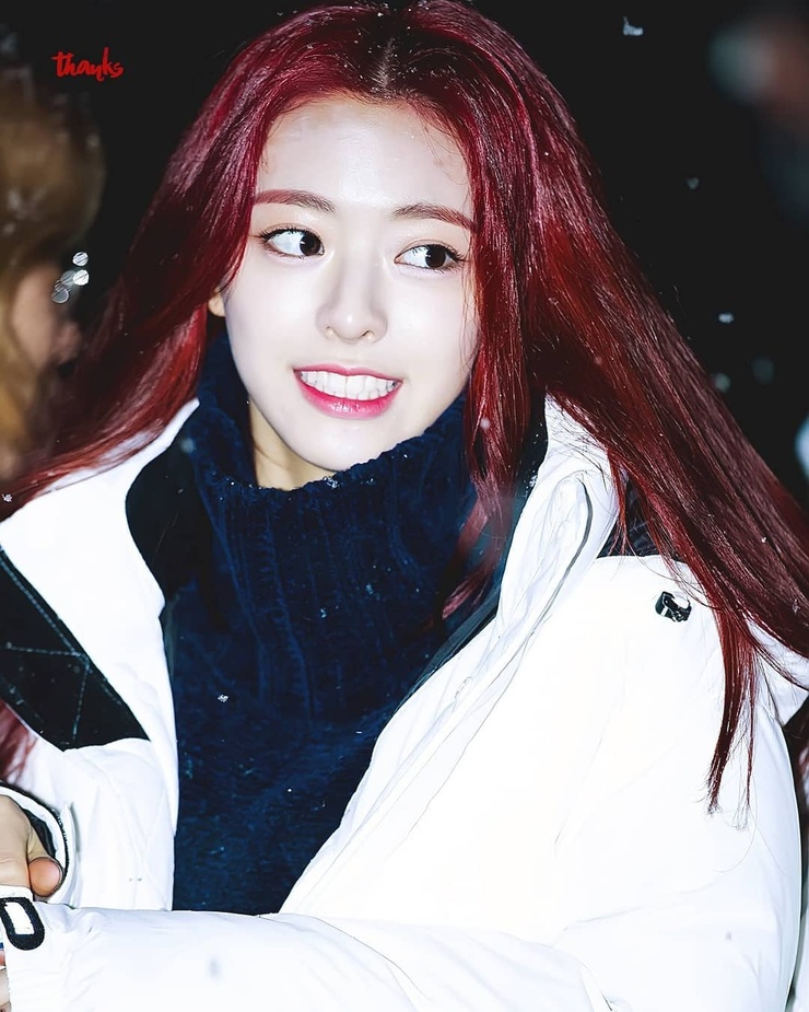 Yuna (ITZY) Yuna (ITZY)
