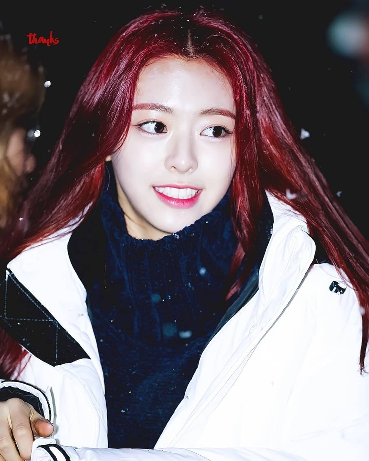 Yuna (ITZY) Yuna (ITZY)