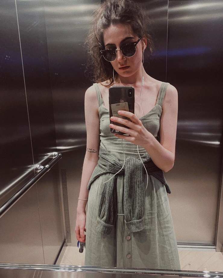 Dodie Clark