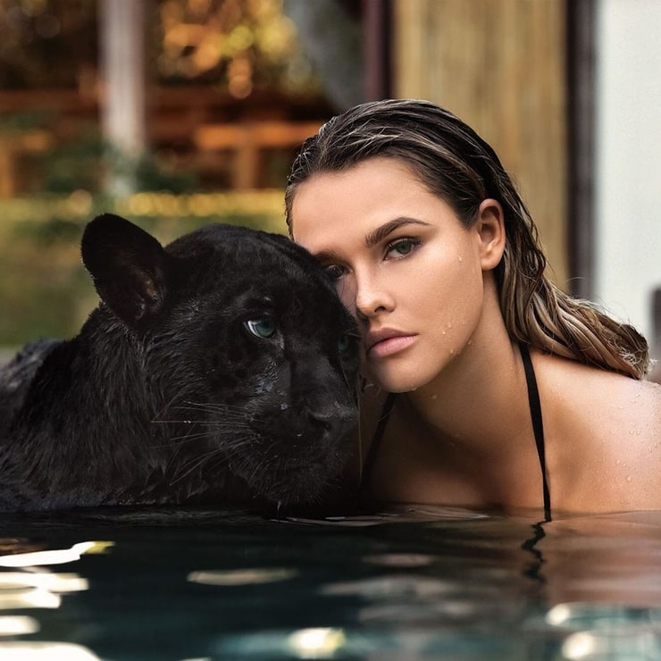 Kinsey Wolanski Kinsey Wolanski